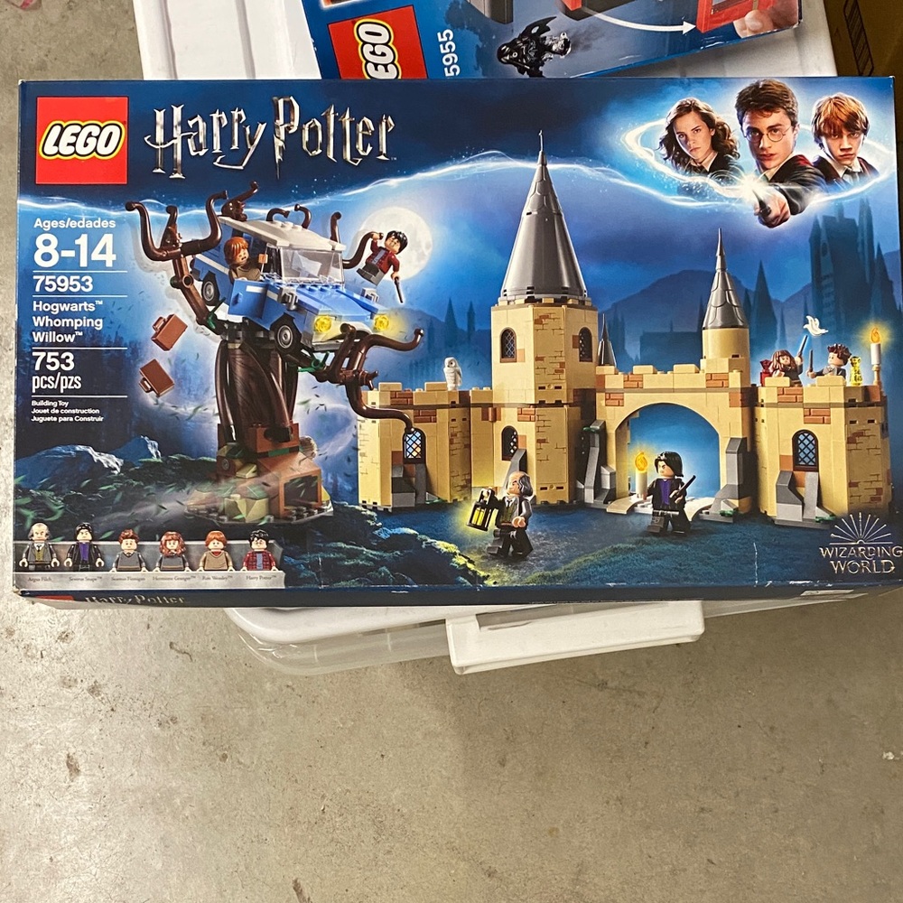 LEGO Harry Potter Hogwarts Whomping Willow Set - 75953